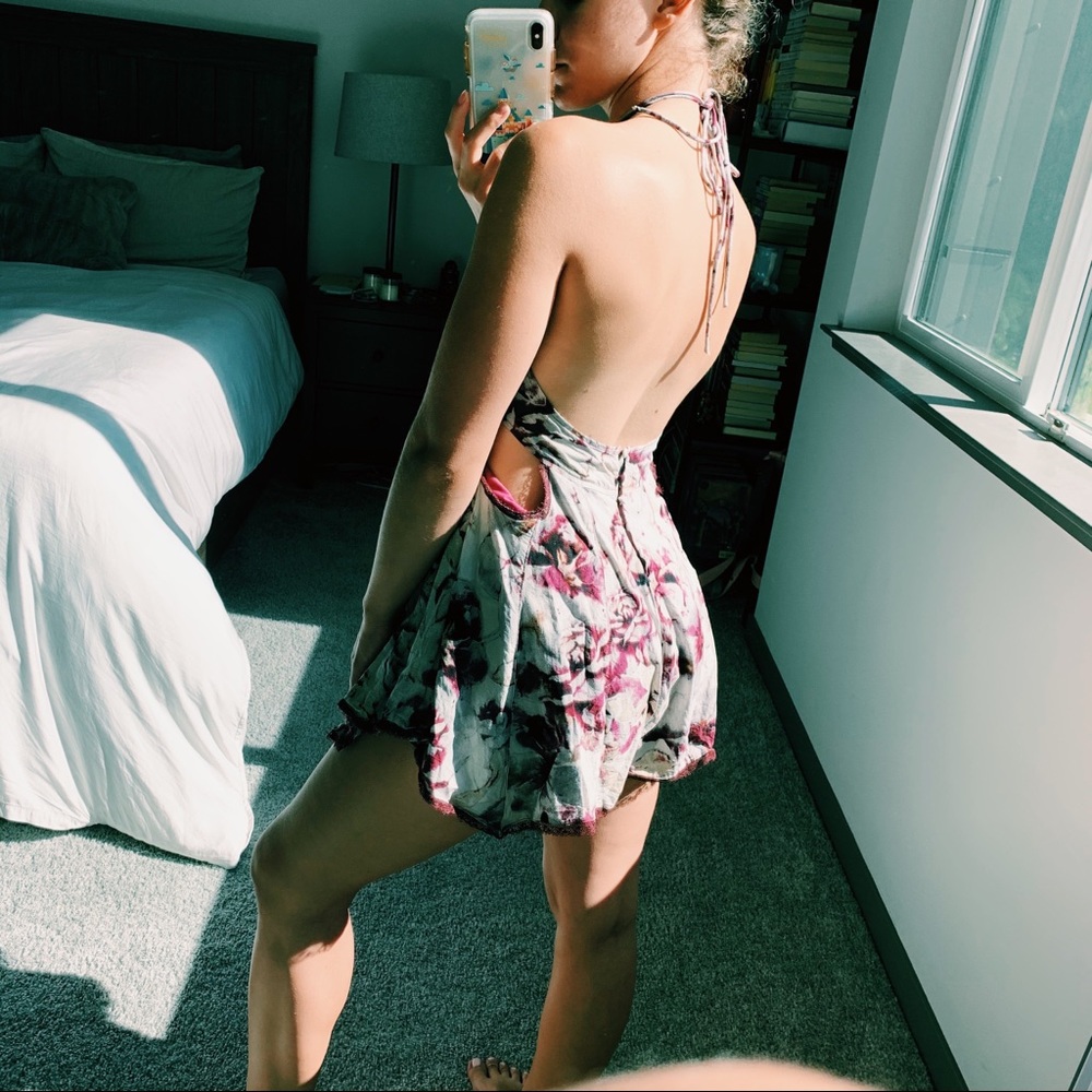OPEN BACK HALTER FLORAL ROMPER